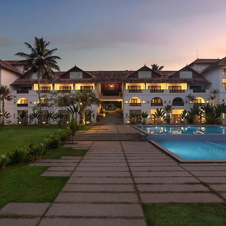เอสชัวรี สโรวร ปอร์ติโก ปูวาร์ ไอส์แลนด์ Hotel Poovar ภายนอก รูปภาพ