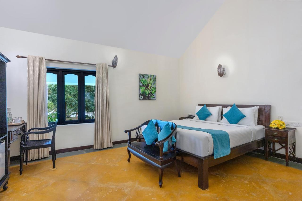 เอสชัวรี สโรวร ปอร์ติโก ปูวาร์ ไอส์แลนด์ Hotel Poovar ภายนอก รูปภาพ