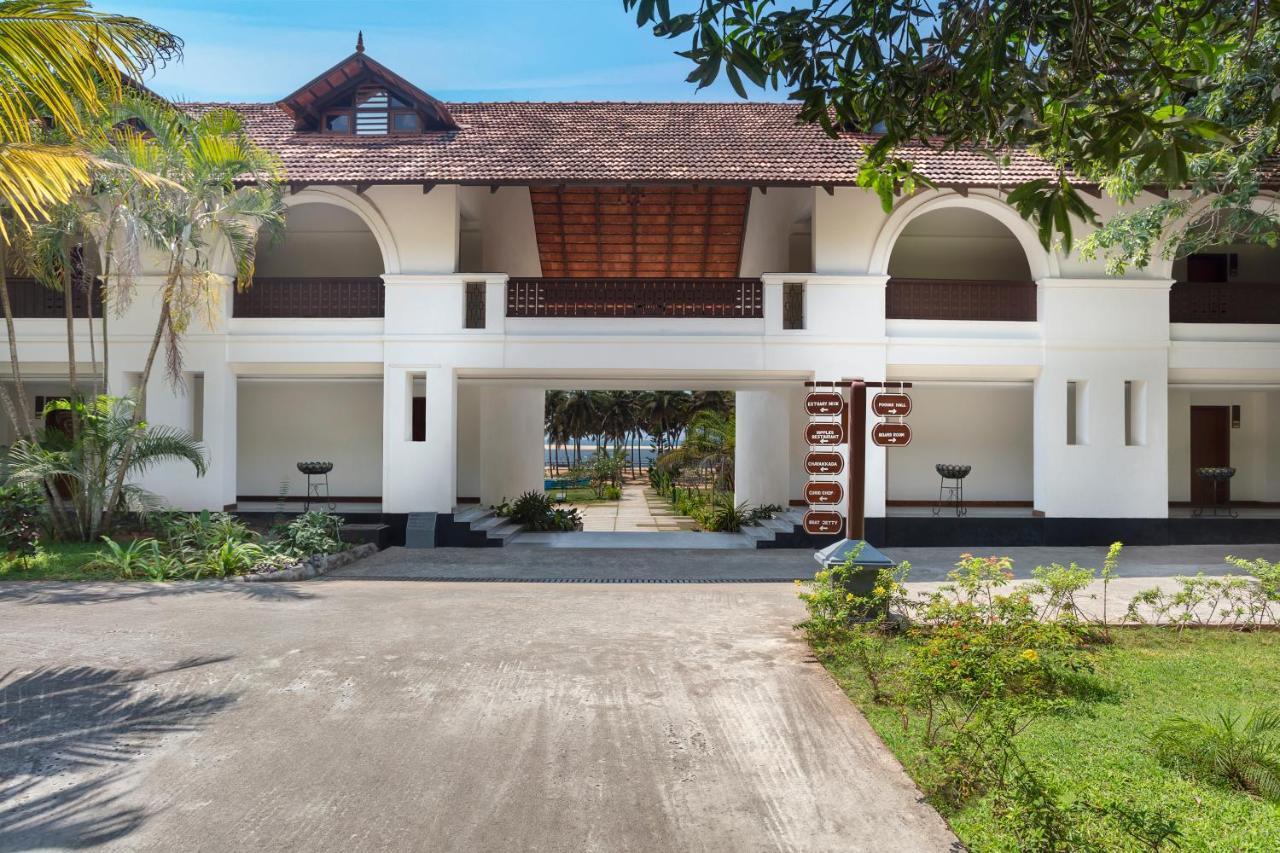 เอสชัวรี สโรวร ปอร์ติโก ปูวาร์ ไอส์แลนด์ Hotel Poovar ภายนอก รูปภาพ