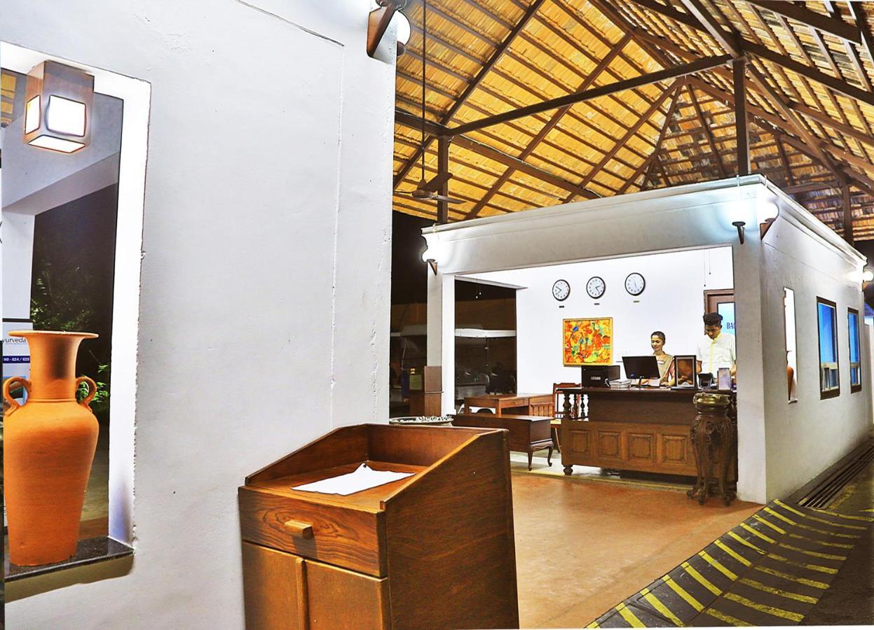 เอสชัวรี สโรวร ปอร์ติโก ปูวาร์ ไอส์แลนด์ Hotel Poovar ภายนอก รูปภาพ