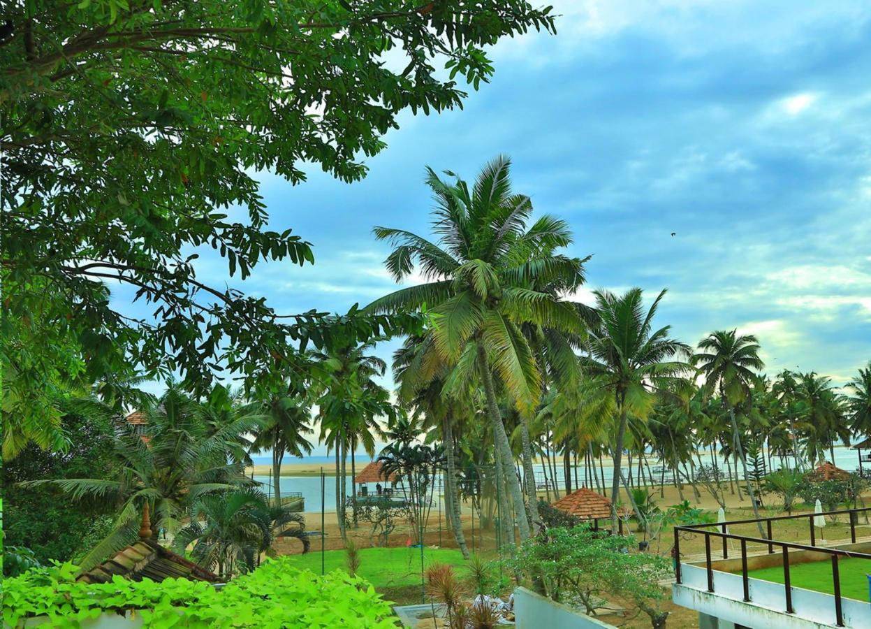 เอสชัวรี สโรวร ปอร์ติโก ปูวาร์ ไอส์แลนด์ Hotel Poovar ภายนอก รูปภาพ