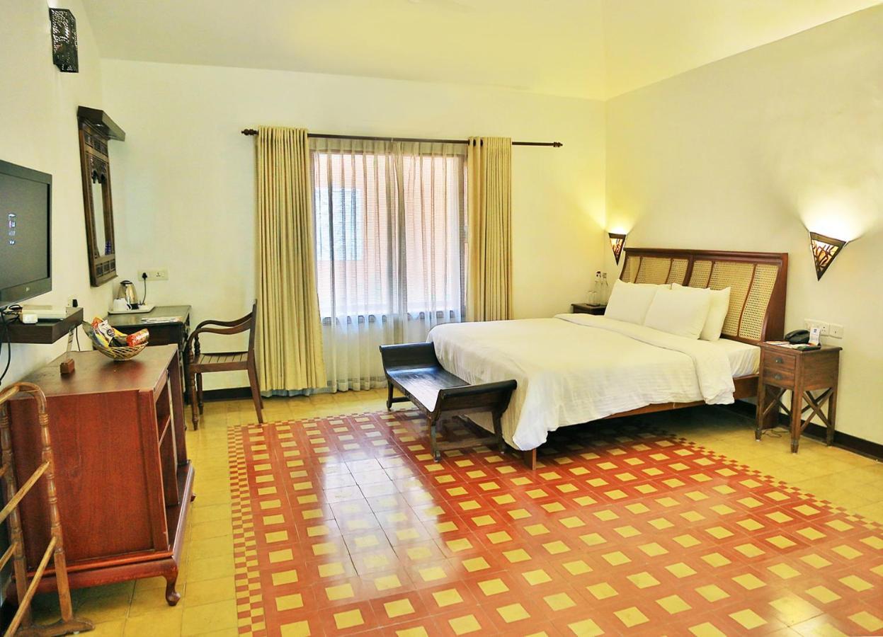 เอสชัวรี สโรวร ปอร์ติโก ปูวาร์ ไอส์แลนด์ Hotel Poovar ภายนอก รูปภาพ
