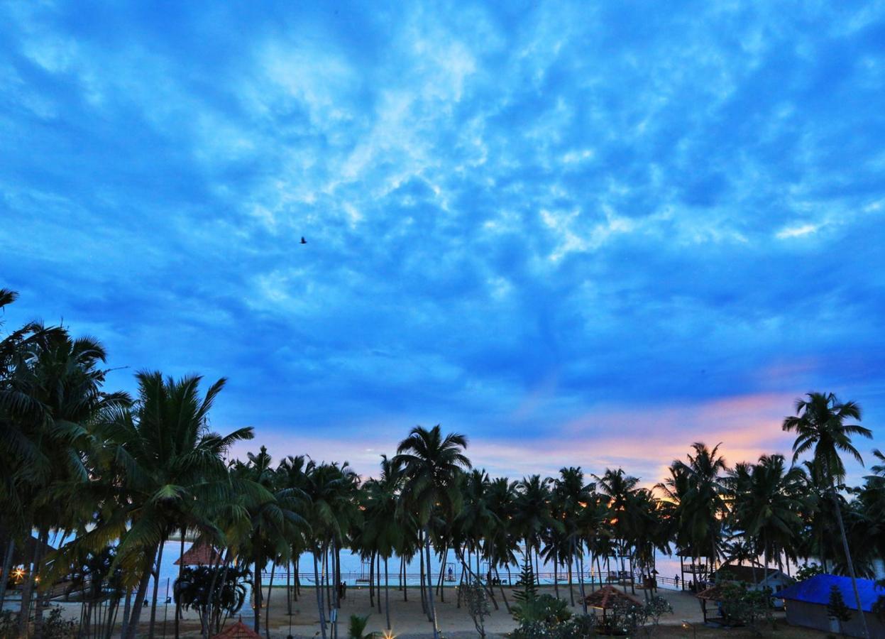 เอสชัวรี สโรวร ปอร์ติโก ปูวาร์ ไอส์แลนด์ Hotel Poovar ภายนอก รูปภาพ
