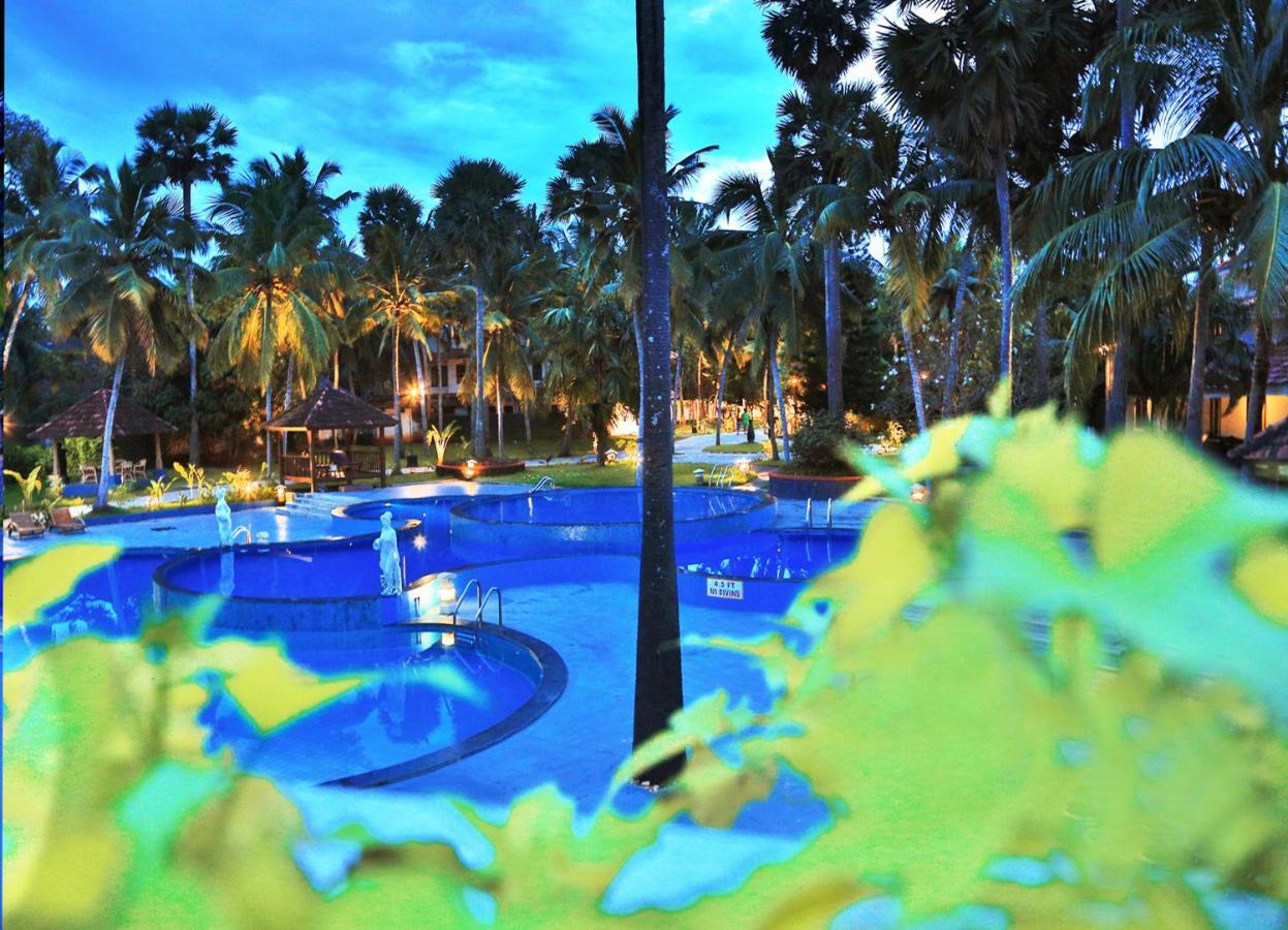 เอสชัวรี สโรวร ปอร์ติโก ปูวาร์ ไอส์แลนด์ Hotel Poovar ภายนอก รูปภาพ